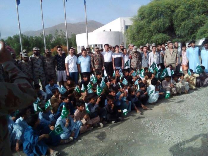 Chinese Engineers with School Children Celebrating 14 August 2016 in Khuzdar Balochistan